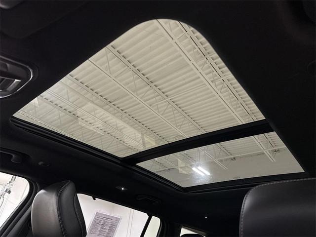Photo of 2024 Diamond Black Jeep Grand Cherokee L