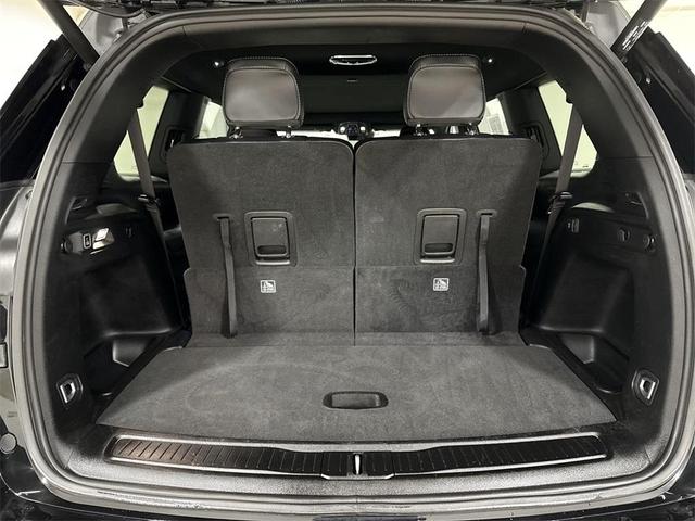 Photo of 2024 Diamond Black Jeep Grand Cherokee L