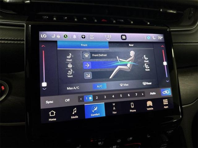 Photo of 2024 Diamond Black Jeep Grand Cherokee L