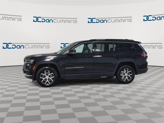 Photo of 2024 Diamond Black Jeep Grand Cherokee L