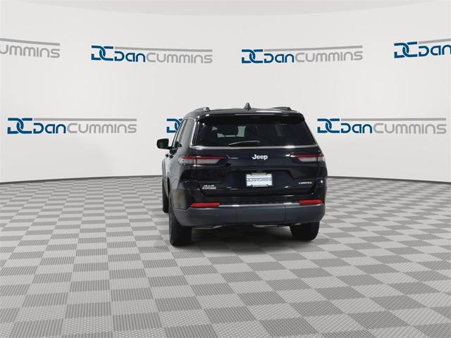 Photo of 2024 Diamond Black Jeep Grand Cherokee L