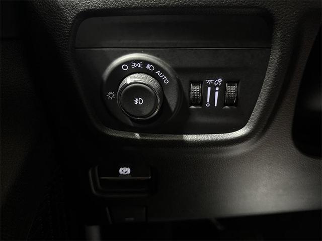 Photo of 2024 Diamond Black Jeep Grand Cherokee L