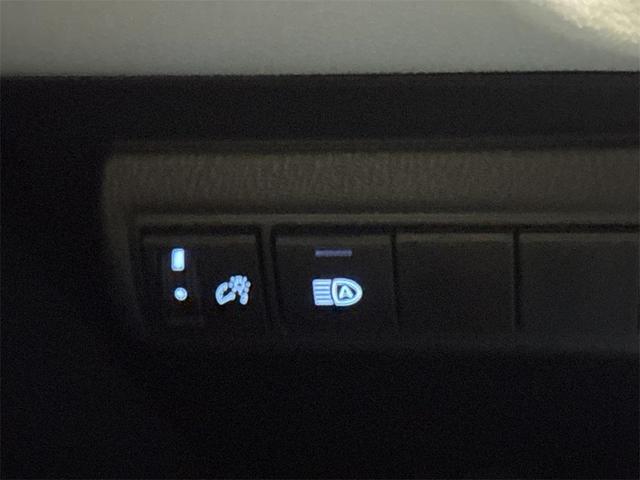 Photo of 2021 White Toyota Corolla