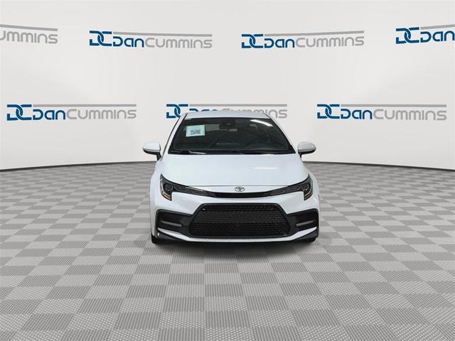 Photo of 2021 White Toyota Corolla