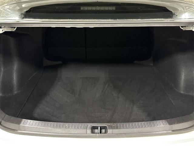 Photo of 2021 White Toyota Corolla