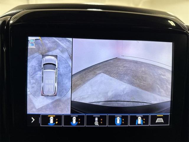 Photo of 2020 Mosaic Black Metallic Chevrolet Traverse