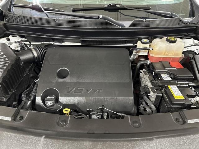 Photo of 2023 Summit White Chevrolet Traverse