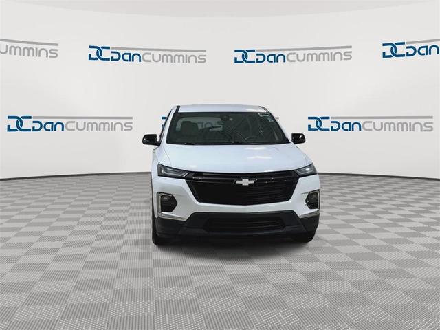 Photo of 2023 Summit White Chevrolet Traverse