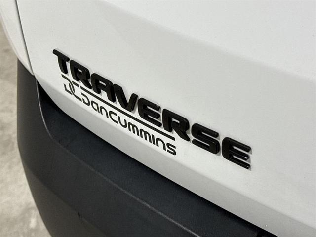 Photo of 2023 Summit White Chevrolet Traverse