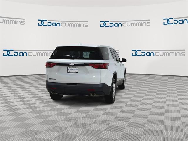Photo of 2023 Summit White Chevrolet Traverse