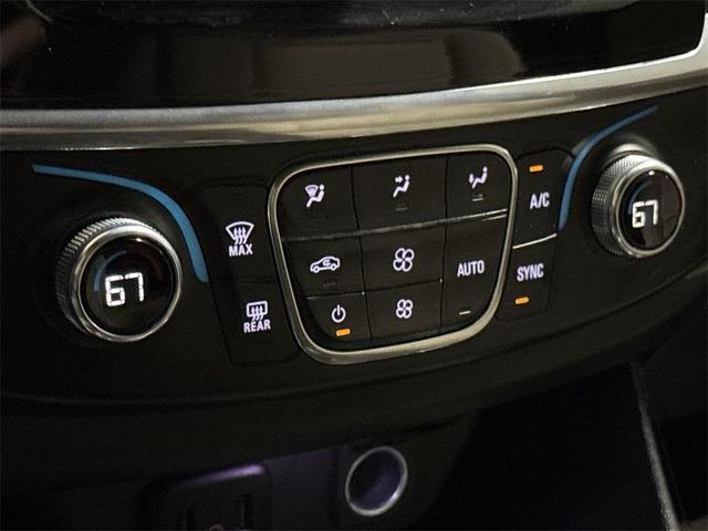 Photo of 2023 Summit White Chevrolet Traverse