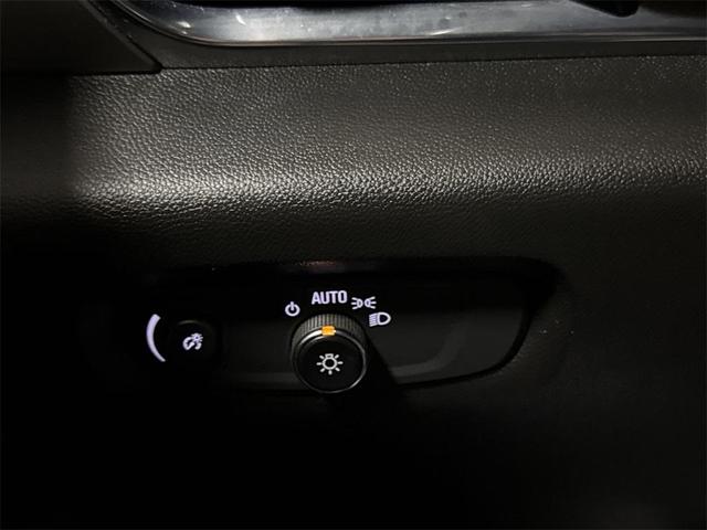 Photo of 2023 Summit White Chevrolet Traverse