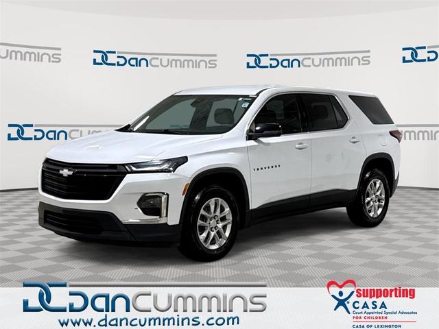 Photo of 2023 Summit White Chevrolet Traverse