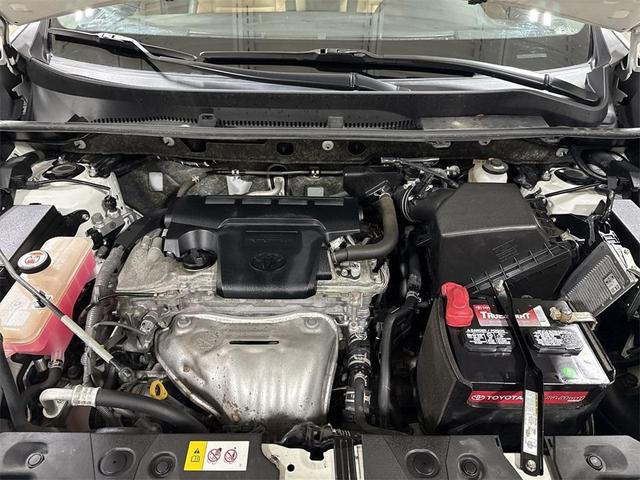 Photo of 2018 Blizzard Pearl Toyota RAV4