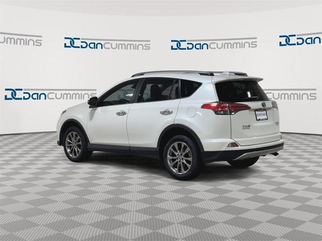 Photo of 2018 Blizzard Pearl Toyota RAV4