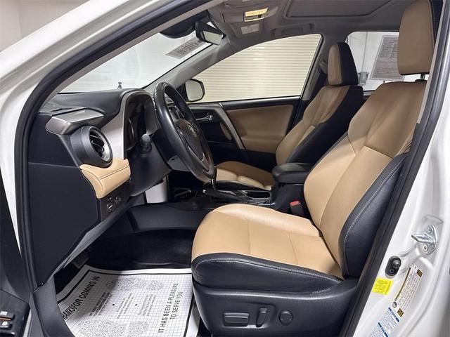 Photo of 2018 Blizzard Pearl Toyota RAV4