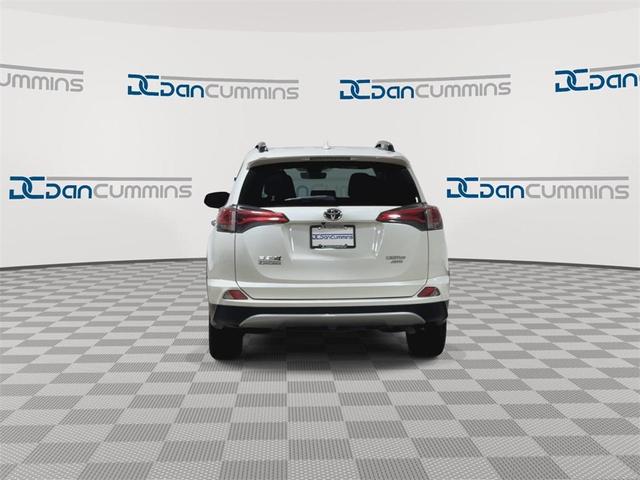 Photo of 2018 Blizzard Pearl Toyota RAV4
