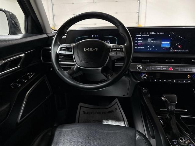 Photo of 2023 Ebony Black Kia Telluride