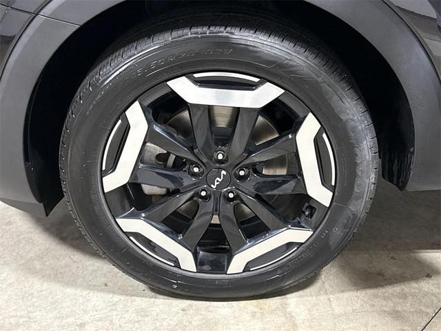 Photo of 2023 Ebony Black Kia Telluride