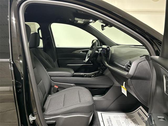 Photo of 2026 Mosaic Black Metallic Chevrolet Traverse