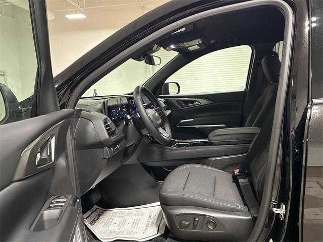 Photo of 2026 Mosaic Black Metallic Chevrolet Traverse