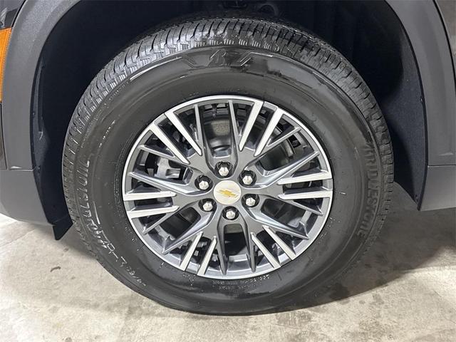Photo of 2026 Mosaic Black Metallic Chevrolet Traverse