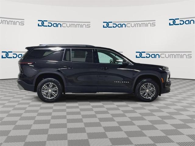 Photo of 2026 Mosaic Black Metallic Chevrolet Traverse
