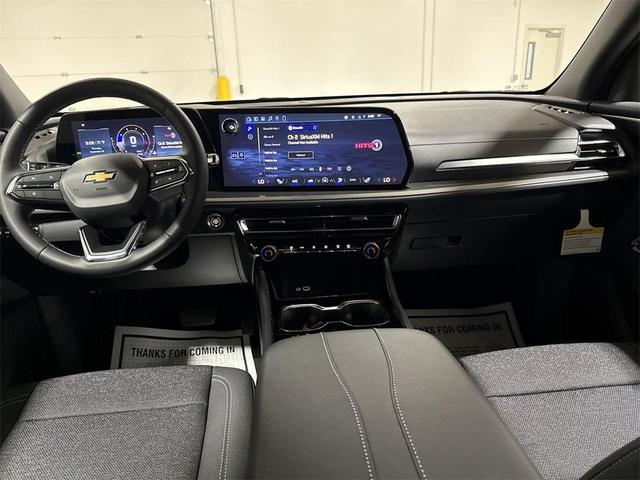 Photo of 2026 Mosaic Black Metallic Chevrolet Traverse