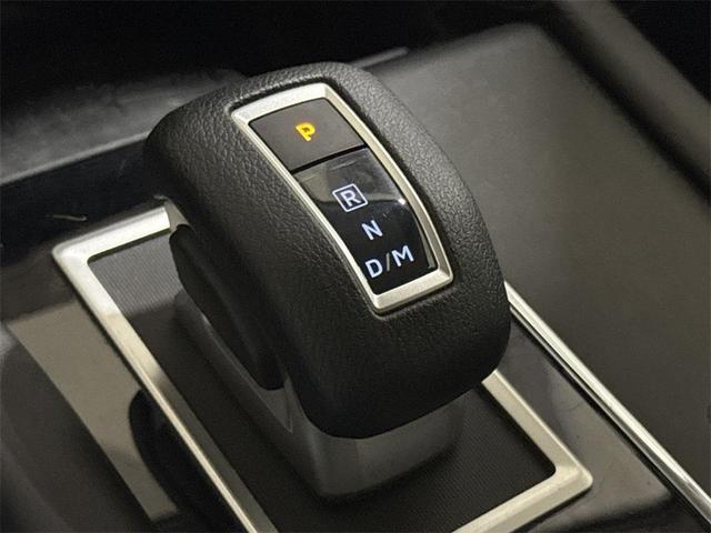 Photo of 2022 White Mitsubishi Outlander