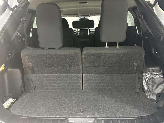 Photo of 2022 White Mitsubishi Outlander