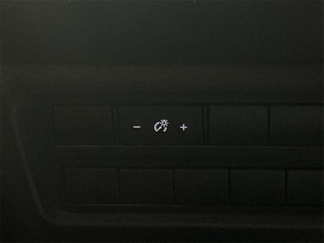 Photo of 2022 White Mitsubishi Outlander