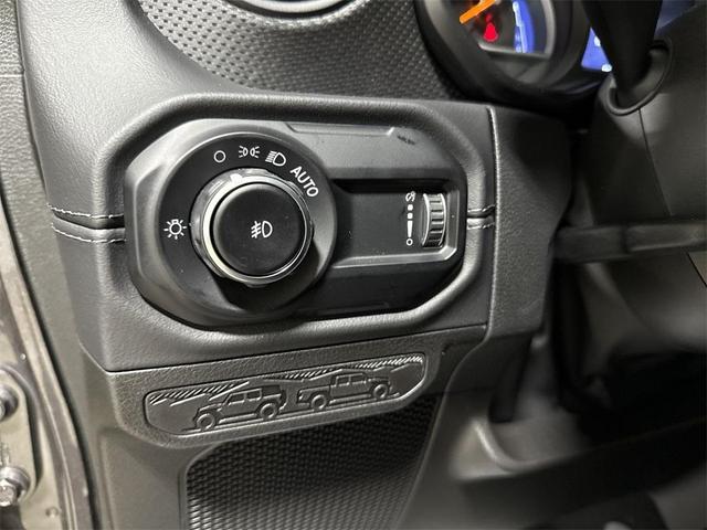 Photo of 2025 Granite Crystal Clearcoat Metallic Jeep Wrangler
