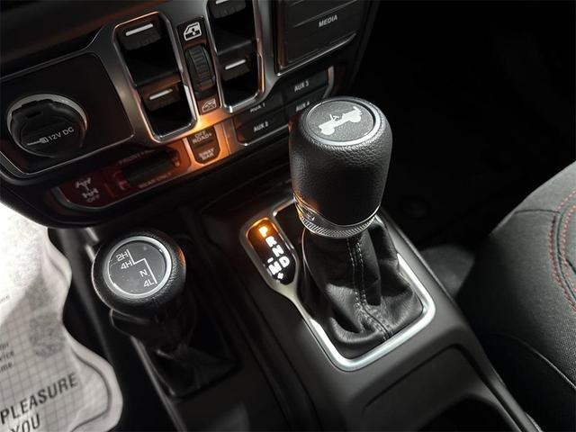 Photo of 2025 Granite Crystal Clearcoat Metallic Jeep Wrangler