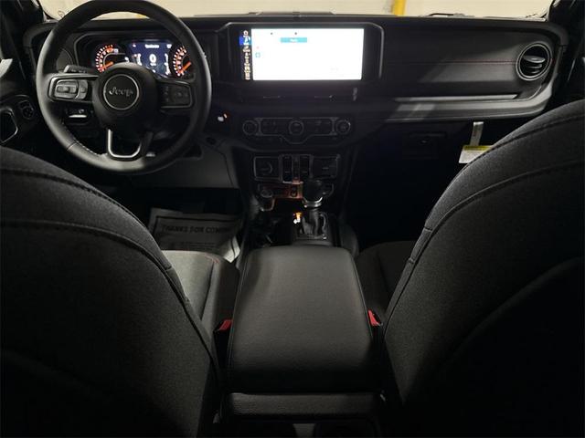 Photo of 2025 Granite Crystal Clearcoat Metallic Jeep Wrangler