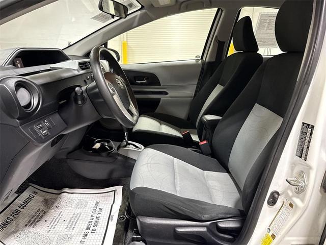 Photo of 2012 Super White Toyota Prius c