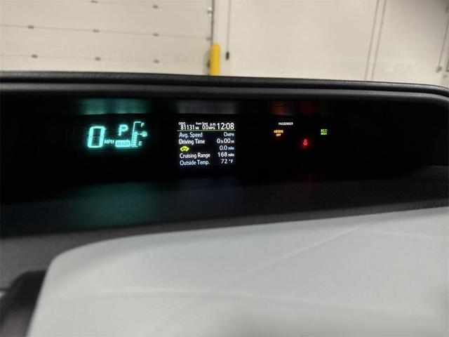 Photo of 2012 Super White Toyota Prius c