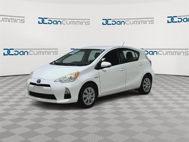 Photo of 2012 Super White Toyota Prius c