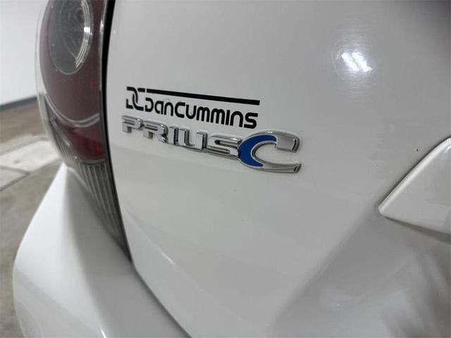 Photo of 2012 Super White Toyota Prius c