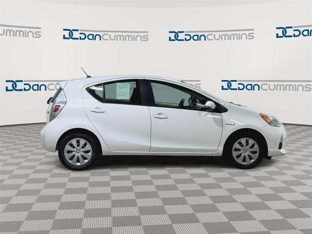 Photo of 2012 Super White Toyota Prius c