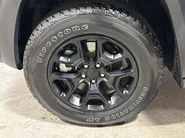 Photo of 2022 Diamond Black Jeep Cherokee