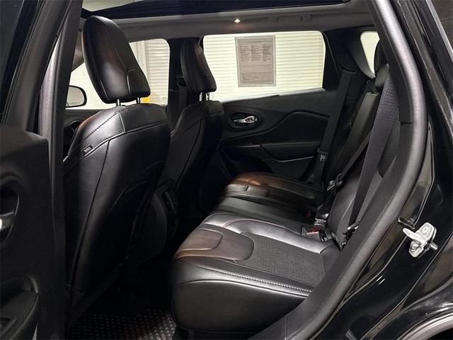 Photo of 2022 Diamond Black Jeep Cherokee