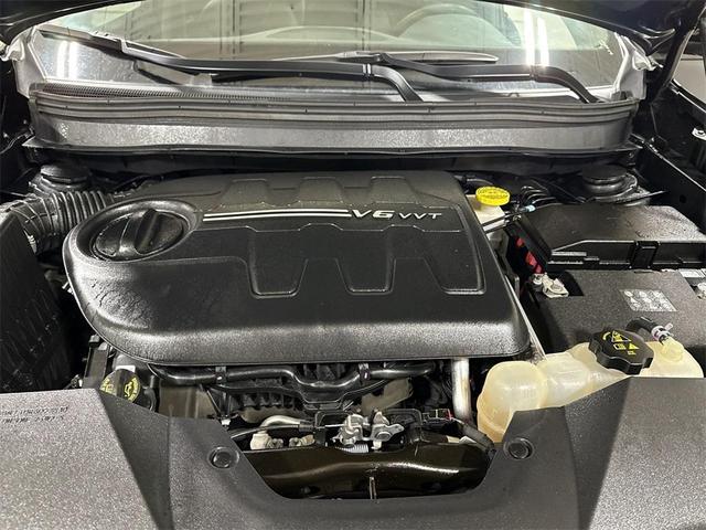 Photo of 2022 Diamond Black Jeep Cherokee