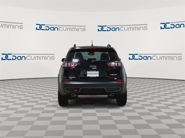 Photo of 2022 Diamond Black Jeep Cherokee