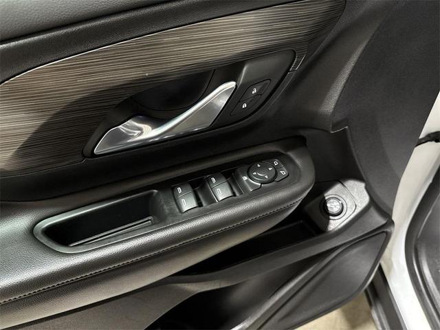 Photo of 2023 Summit White GMC Terrain
