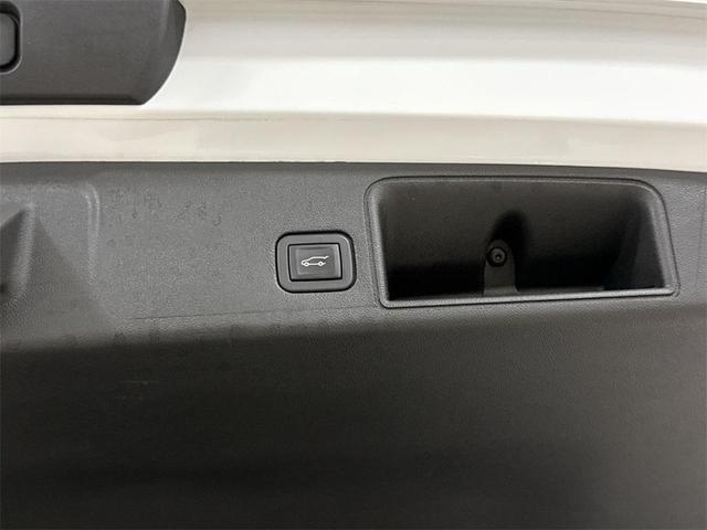 Photo of 2023 Summit White GMC Terrain