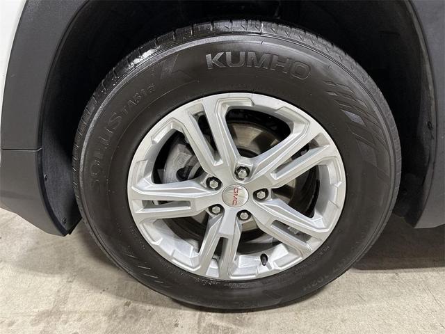 Photo of 2023 Summit White GMC Terrain