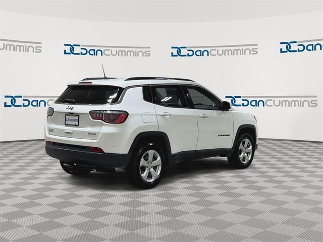 Photo of 2019 White Clearcoat Jeep Compass