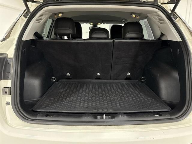 Photo of 2019 White Clearcoat Jeep Compass