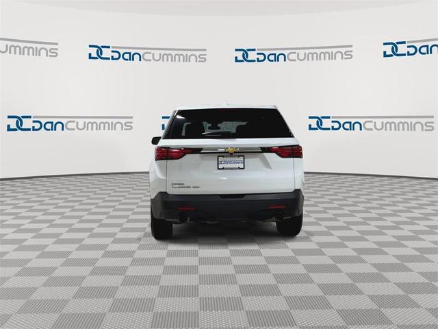 Photo of 2023 Summit White Chevrolet Traverse