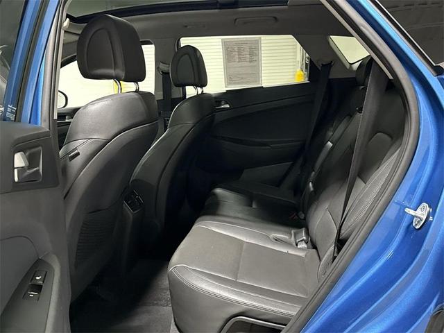 Photo of 2016 Caribbean Blue Hyundai TUCSON